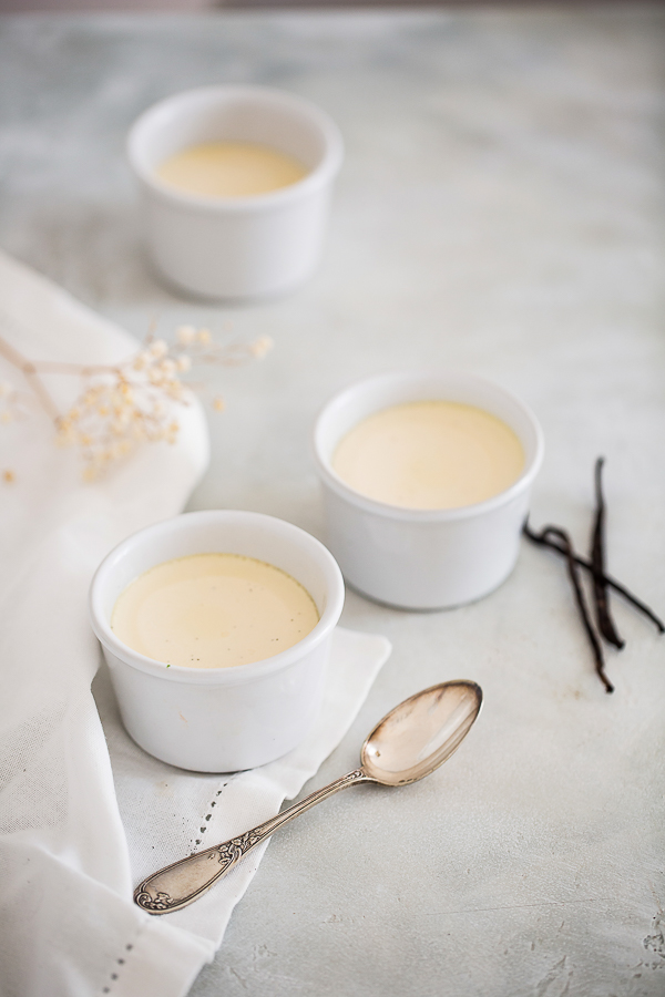 Découvrez la recette Crème à la vanille